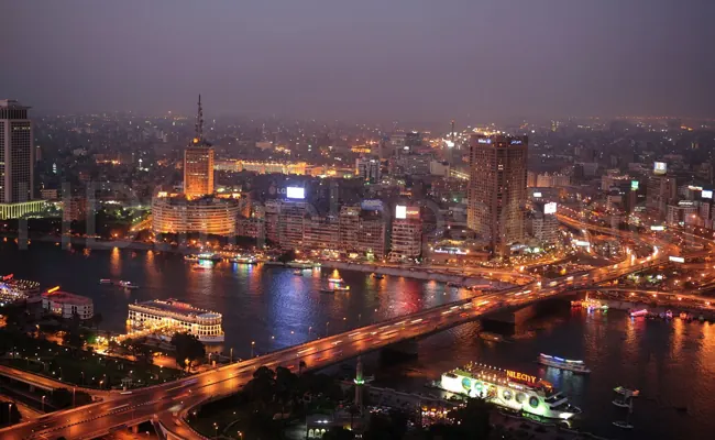 Cairo Stopover Tour: Pyramids, Museums & Bazaar