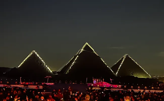 Giza Pyramids Sound and Light Show with Dinner