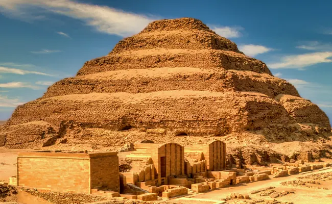 Pyramids & Saqqara Day Trip from Hurghada by Plane